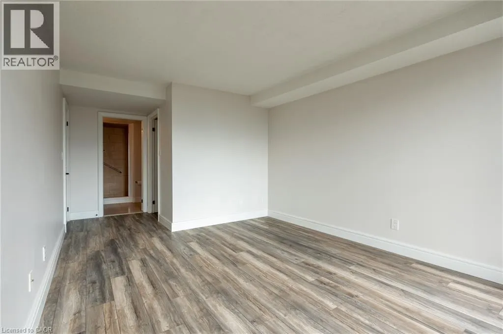 67 CAROLINE Street S Unit# 13A #13A