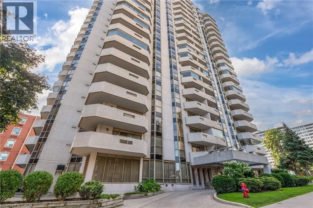 67 CAROLINE Street S Unit# 13A #13A