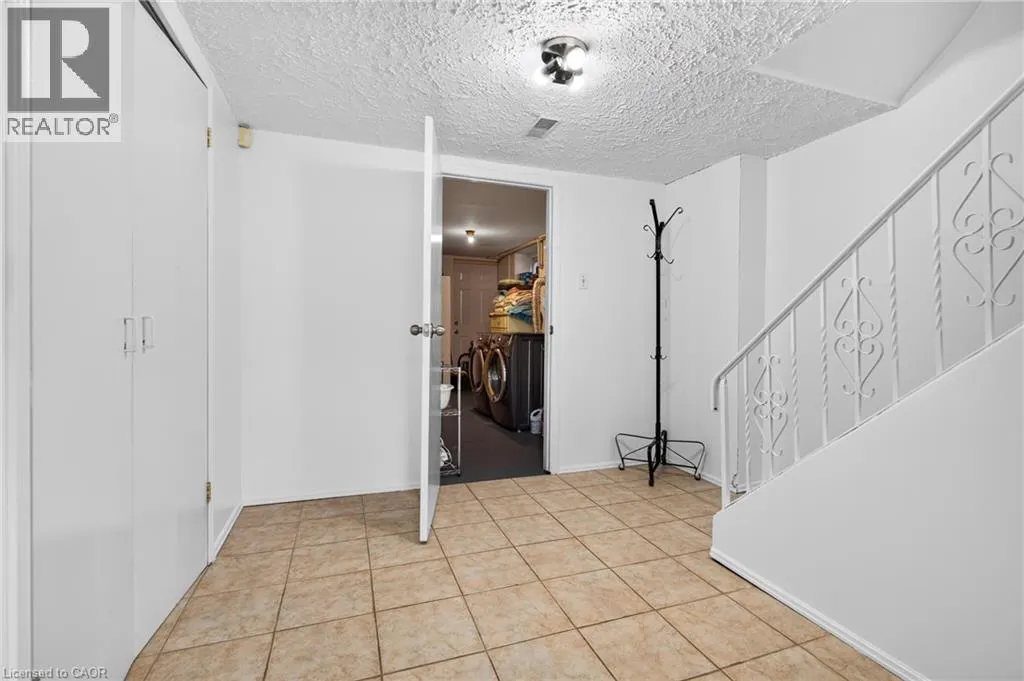 723 GREENHILL Avenue