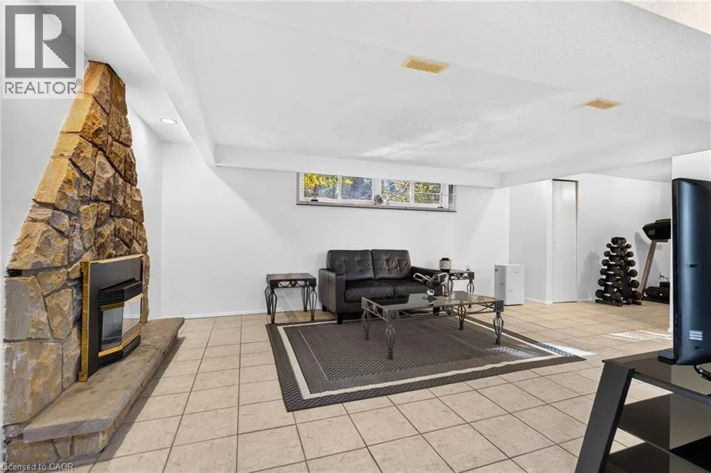723 GREENHILL Avenue