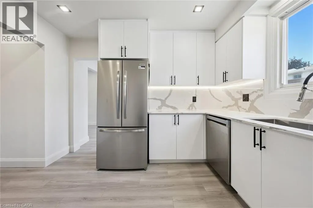 5475 LAKESHORE Road Unit# 107 #107