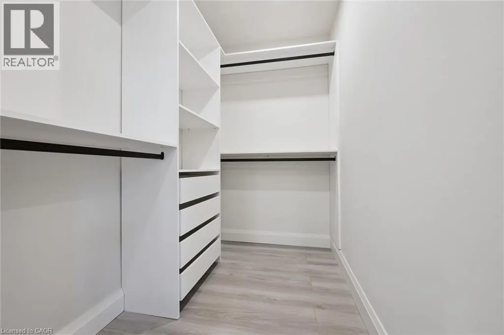 5475 LAKESHORE Road Unit# 107 #107