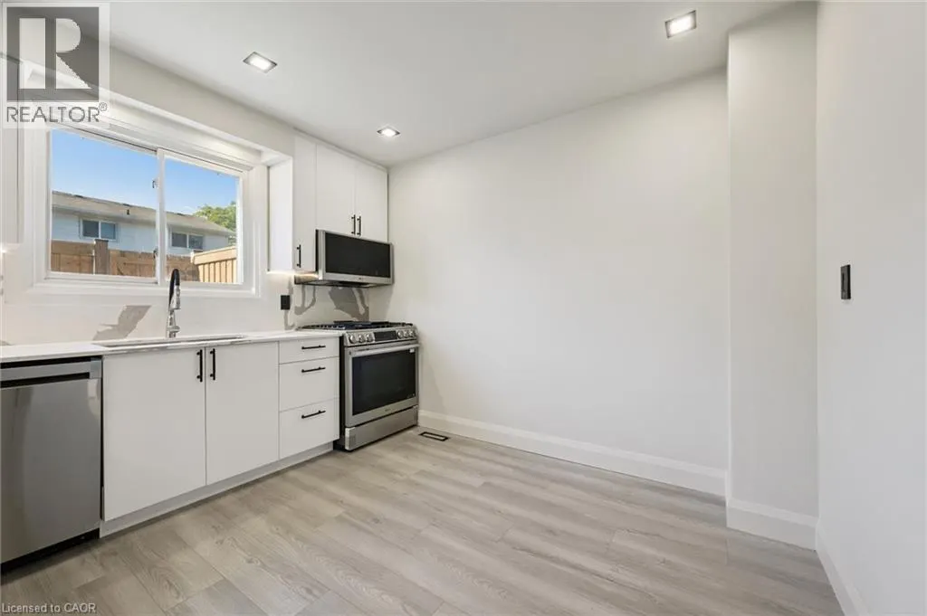 5475 LAKESHORE Road Unit# 107 #107