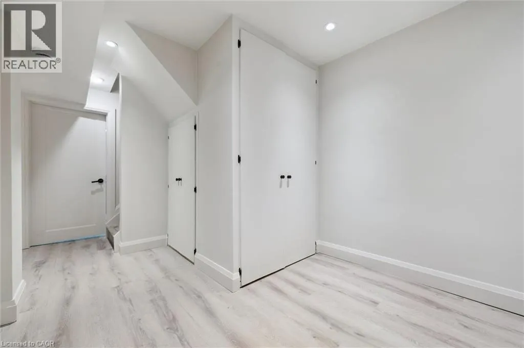 5475 LAKESHORE Road Unit# 107 #107