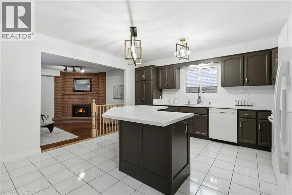 12 SUMNER Crescent