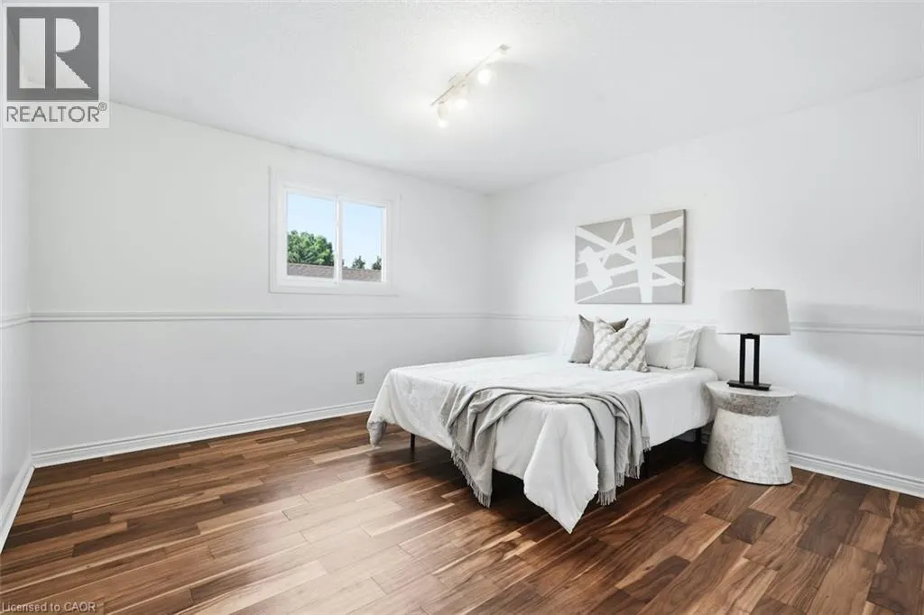 12 SUMNER Crescent