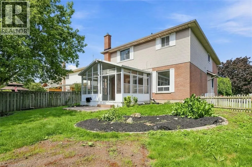 12 SUMNER Crescent