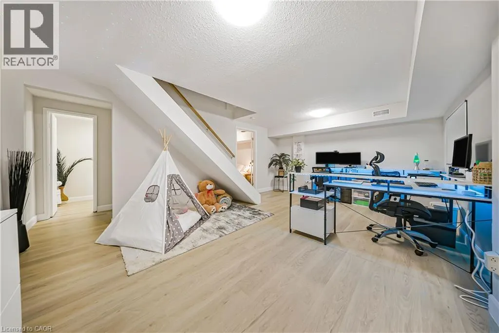 391 PIONEER Drive Unit# 3 #3