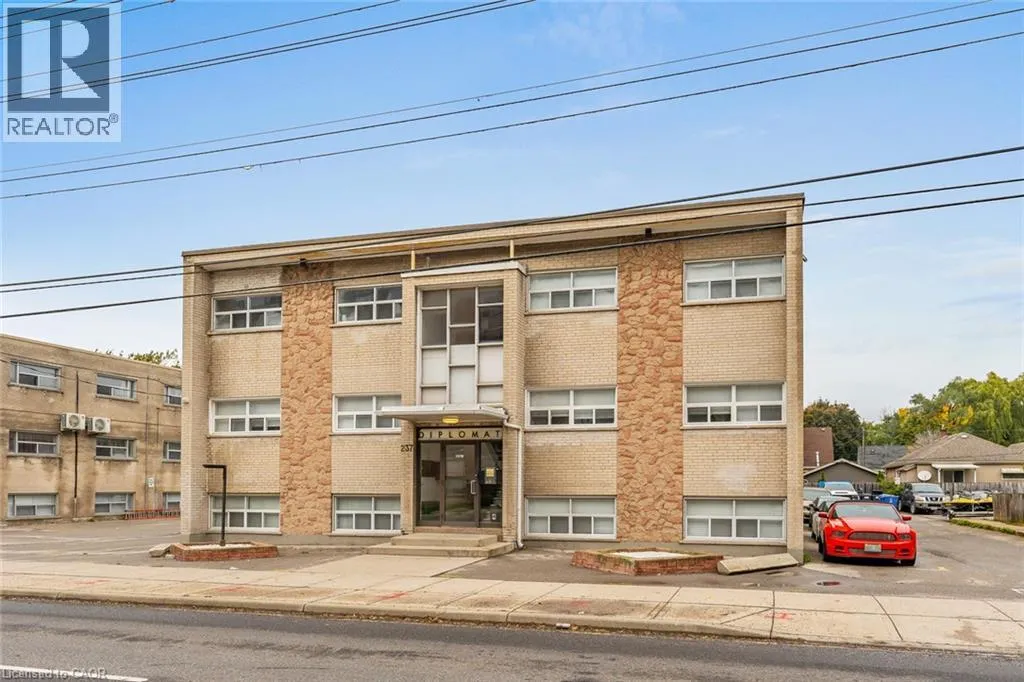 237 MOHAWK Road E Unit# 12 #12