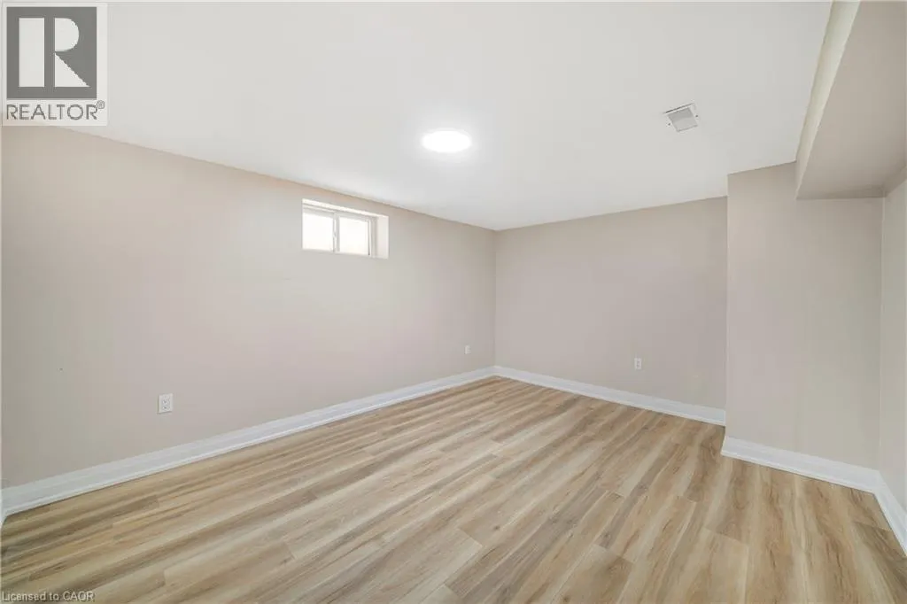 323 QUEENSTON Road