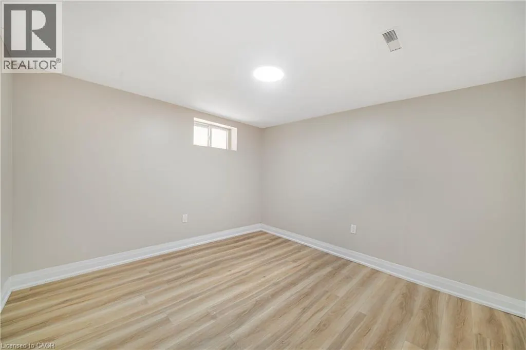 323 QUEENSTON Road