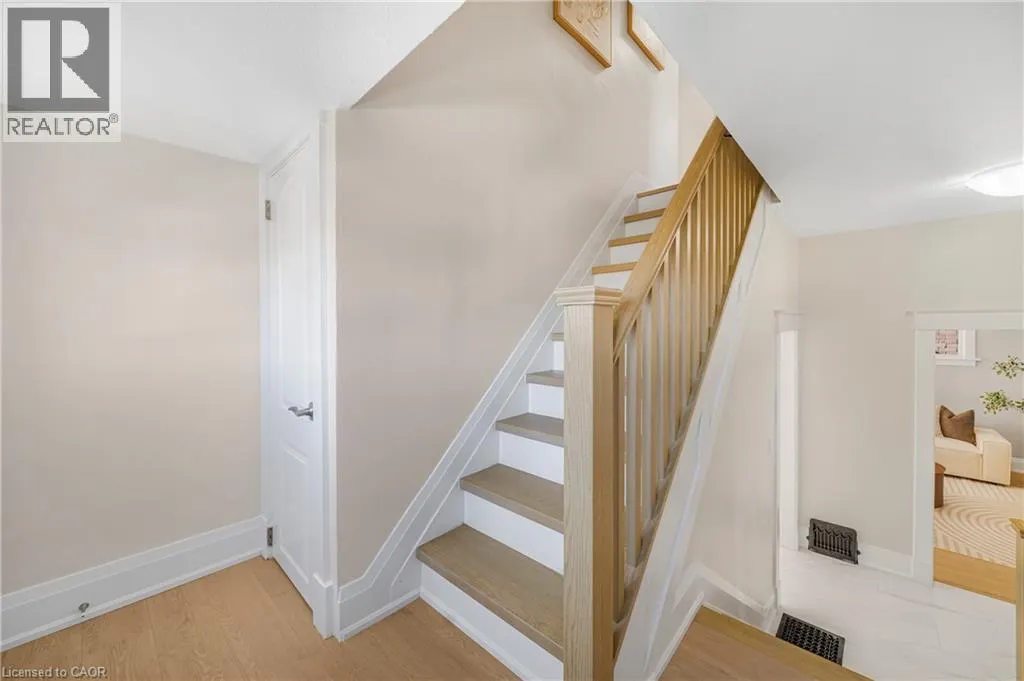 323 QUEENSTON Road