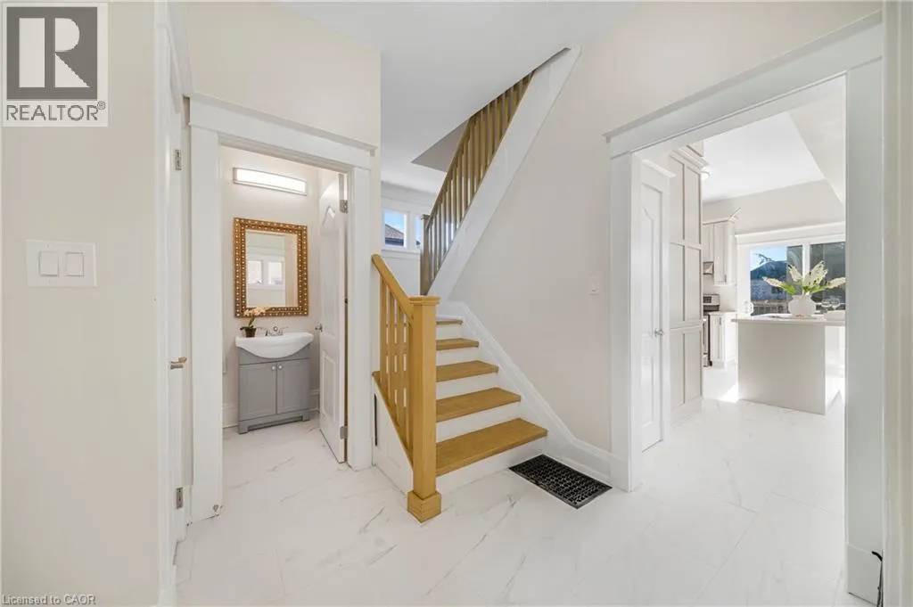 323 QUEENSTON Road