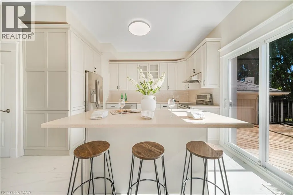 323 QUEENSTON Road