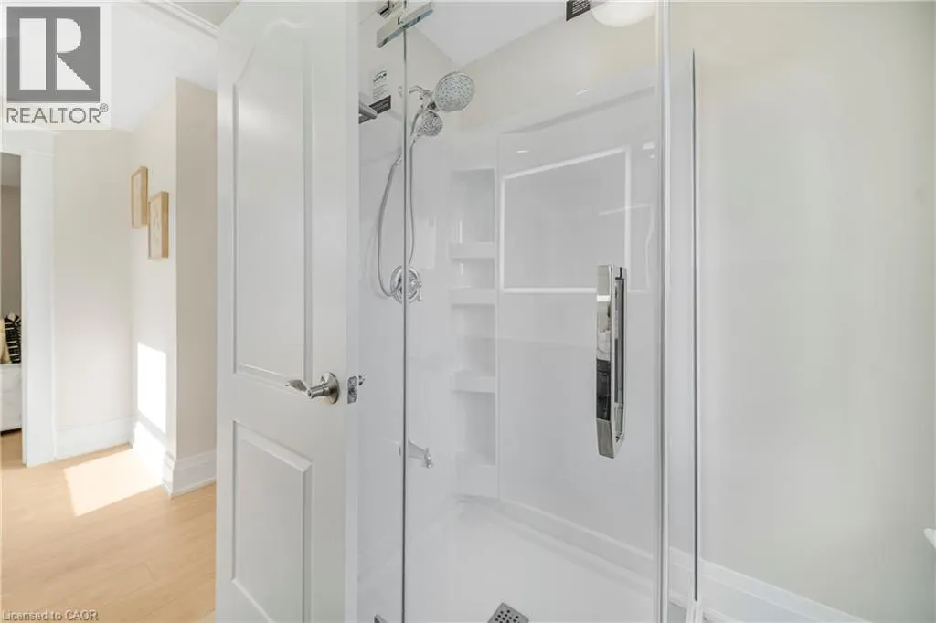 323 QUEENSTON Road