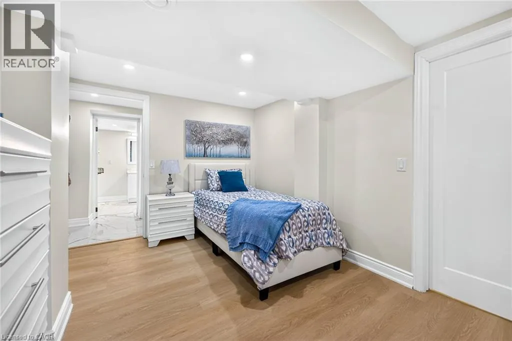 5662 MORDEN Drive