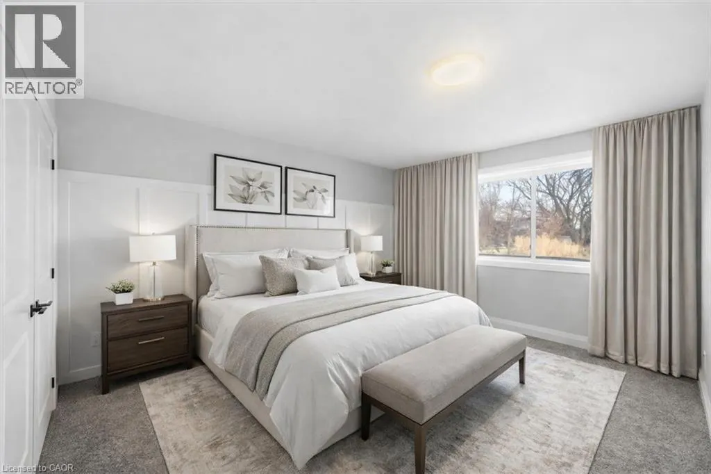12 MAIN Street W
