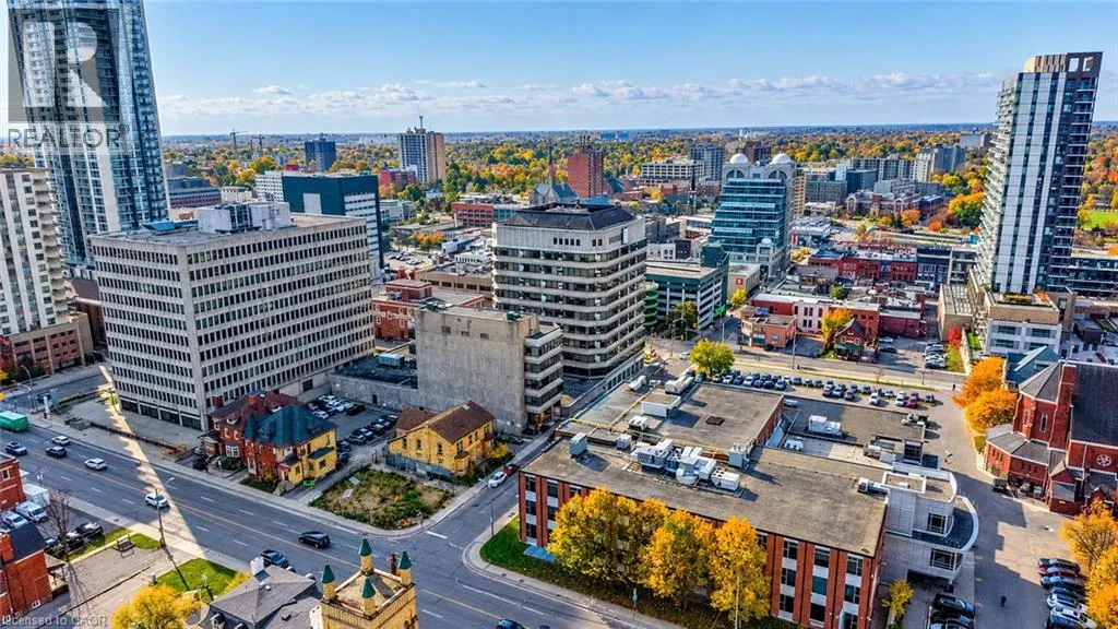 30 DUKE Street W Unit# 103 #103
