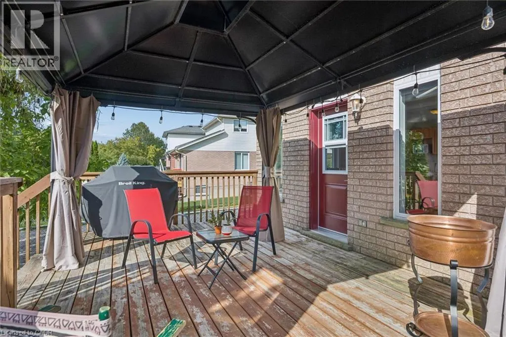 67 APPLE TREE Drive