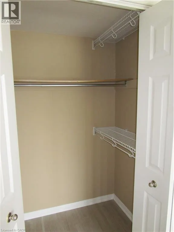 180 LIMERIDGE Road W Unit# 401 #401