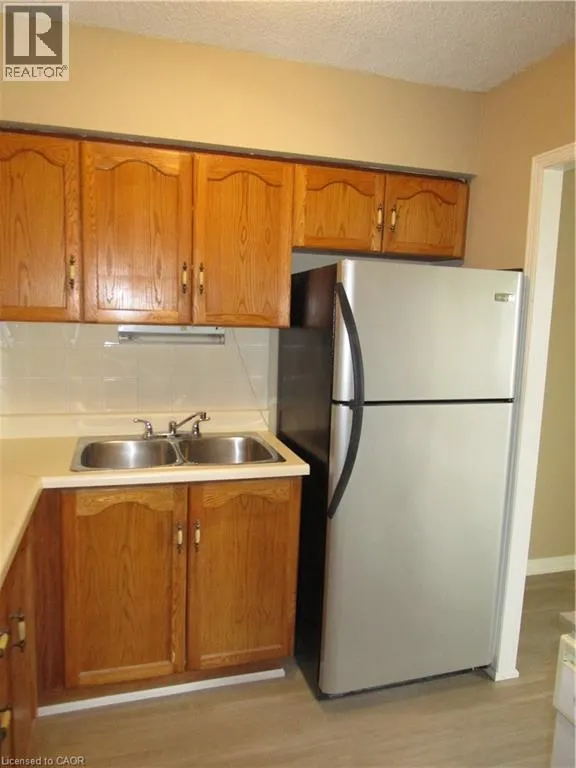 180 LIMERIDGE Road W Unit# 401 #401