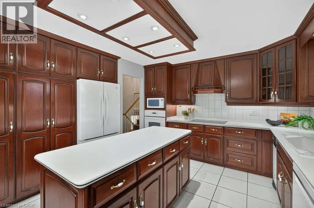 600 HOLLY HILL Crescent