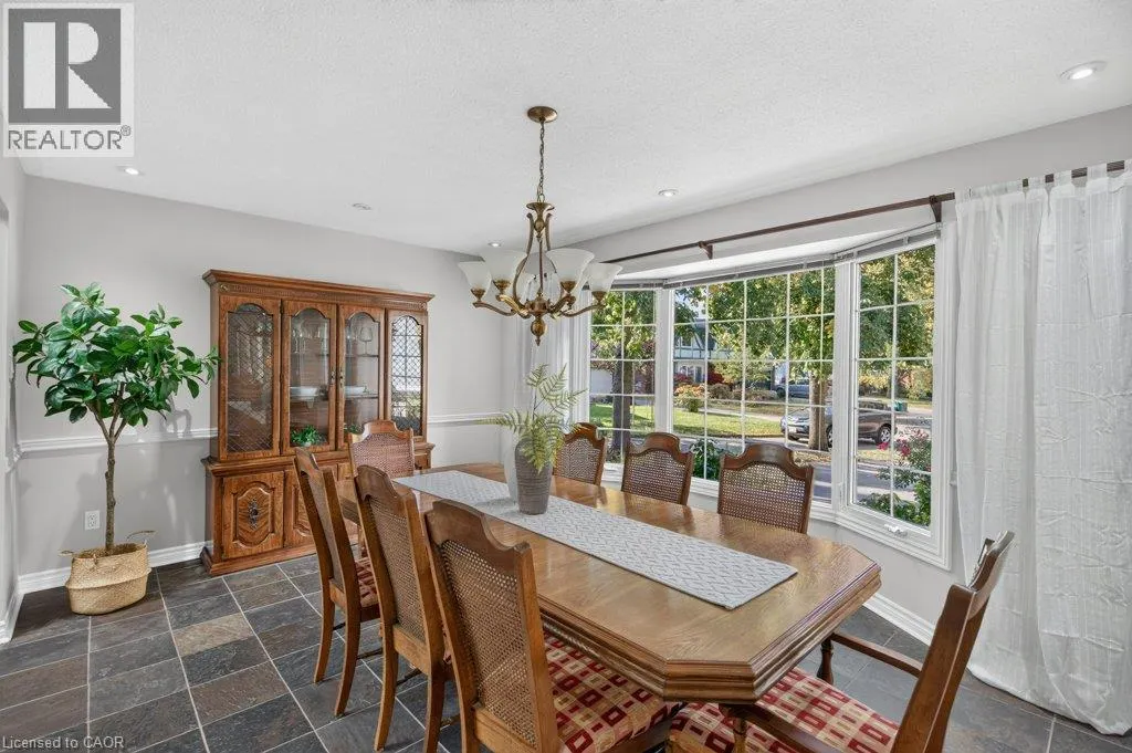 600 HOLLY HILL Crescent