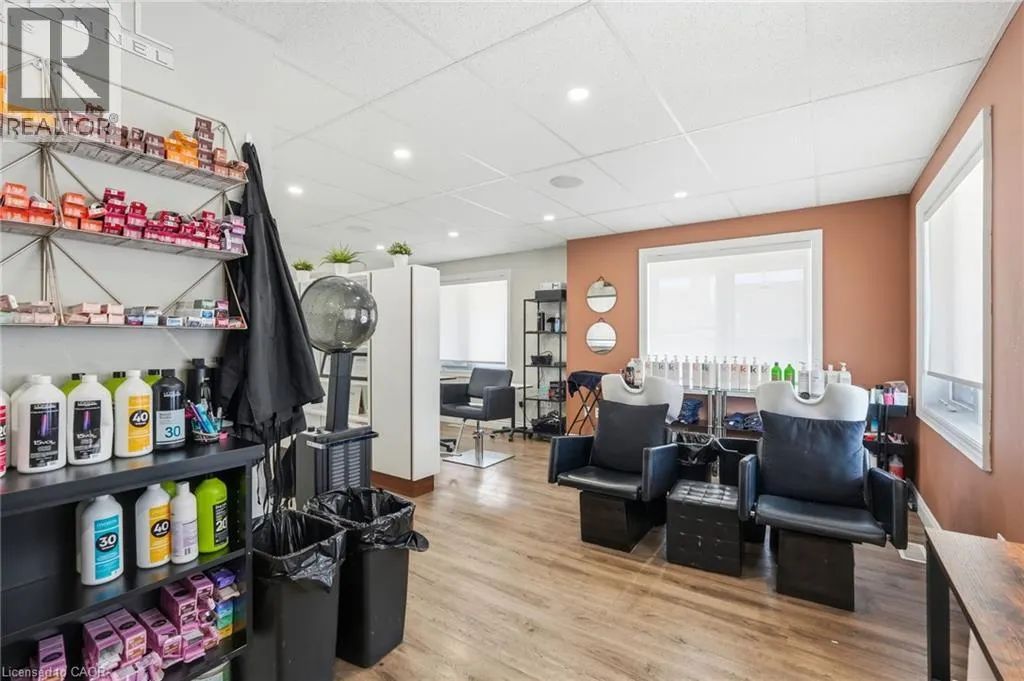 19 KING Street W Unit# 1 #1