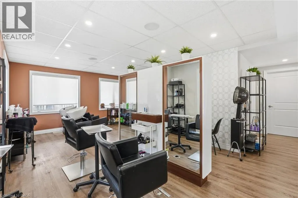19 KING Street W Unit# 1 #1