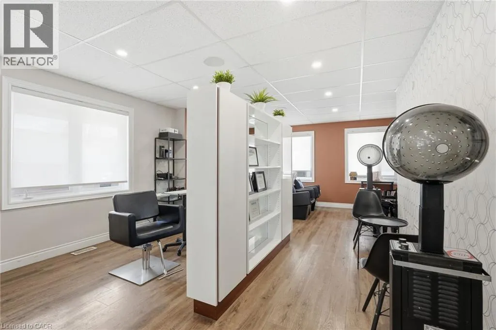 19 KING Street W Unit# 1 #1