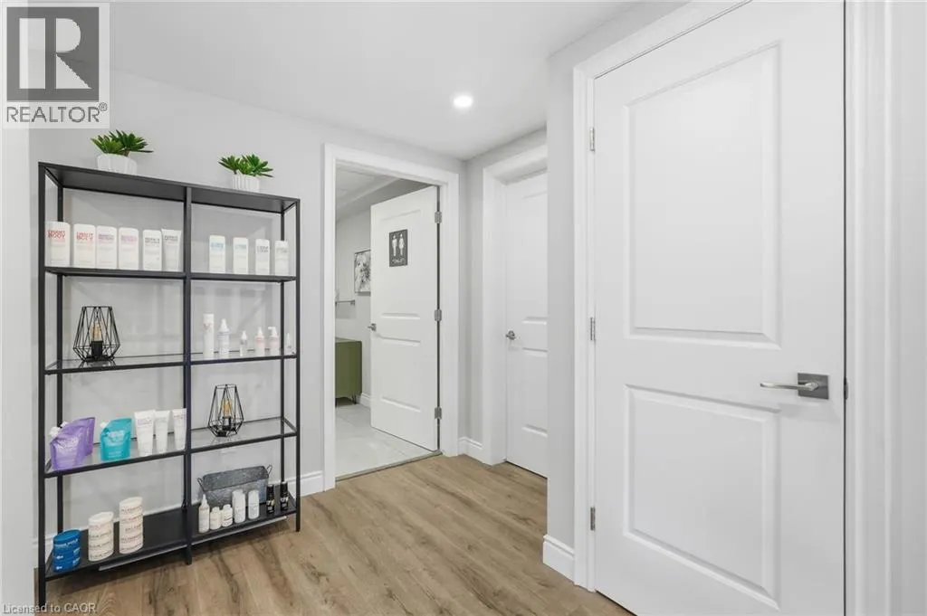 19 KING Street W Unit# 1 #1