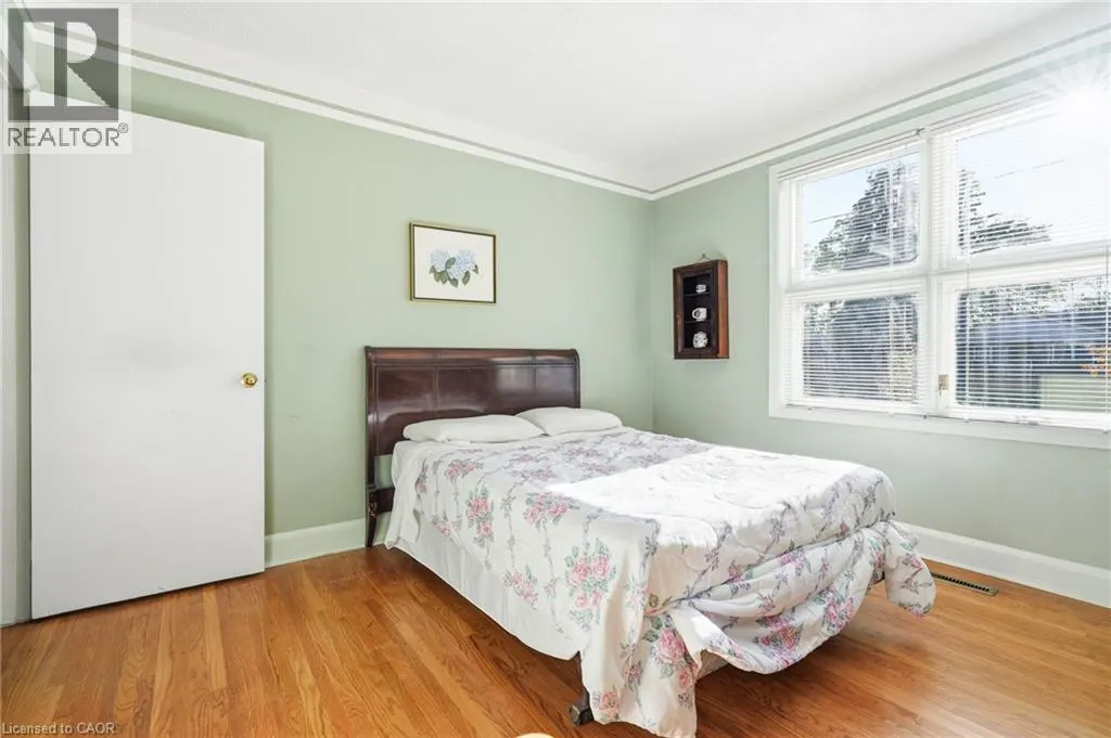 2117 MAPLEWOOD Drive