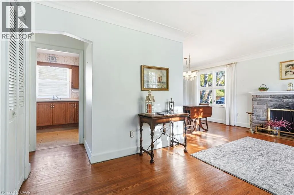 2117 MAPLEWOOD Drive