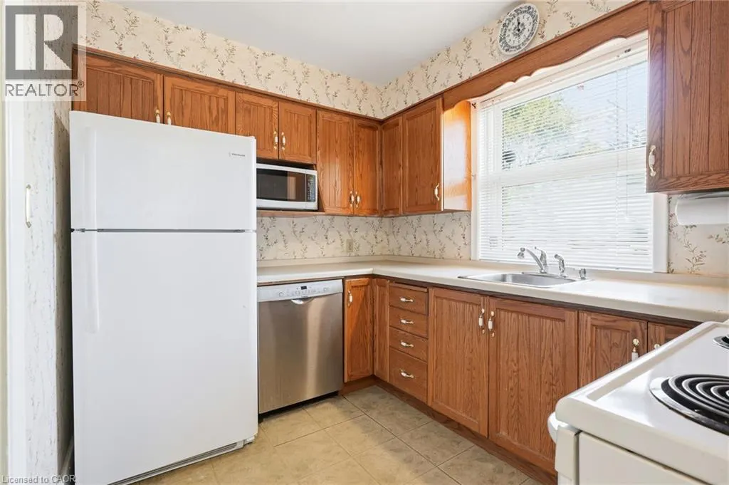 2117 MAPLEWOOD Drive