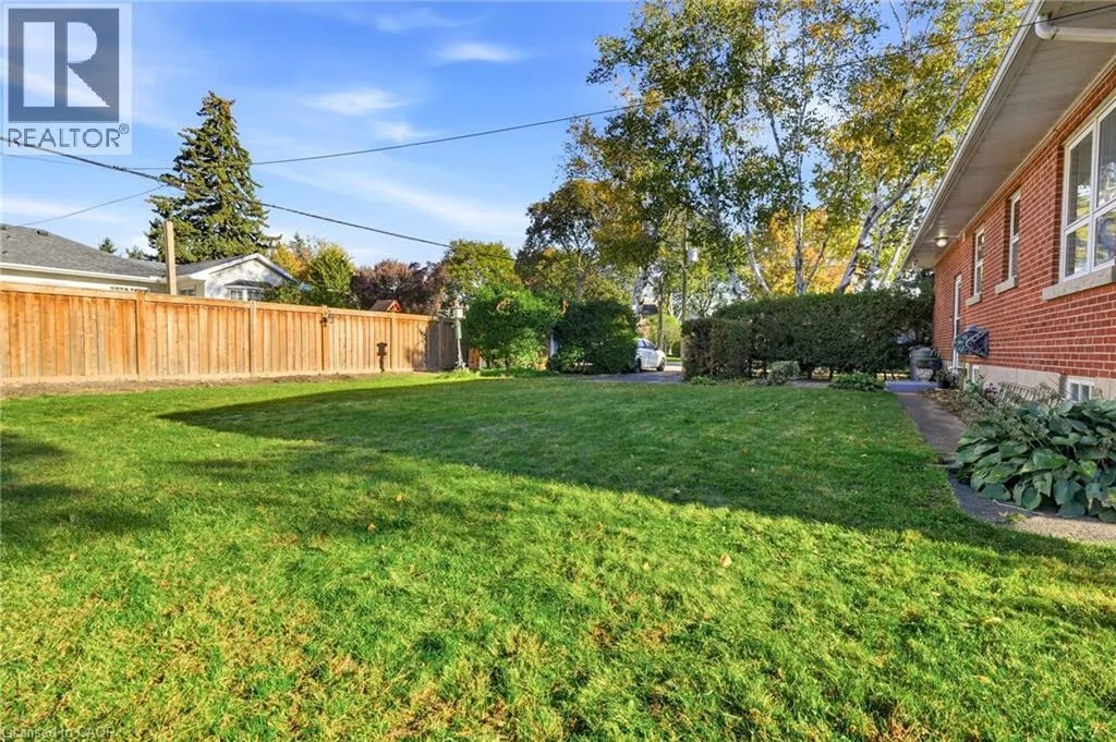 2117 MAPLEWOOD Drive