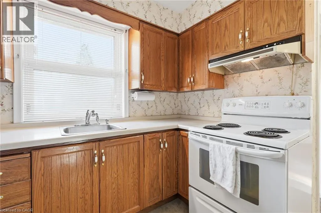 2117 MAPLEWOOD Drive