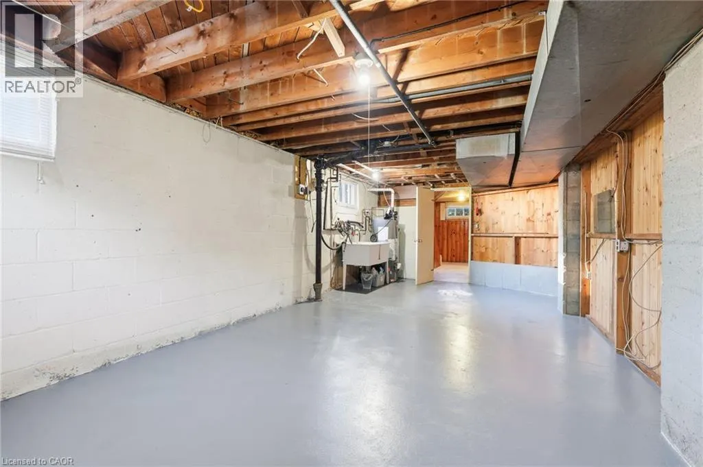 2117 MAPLEWOOD Drive
