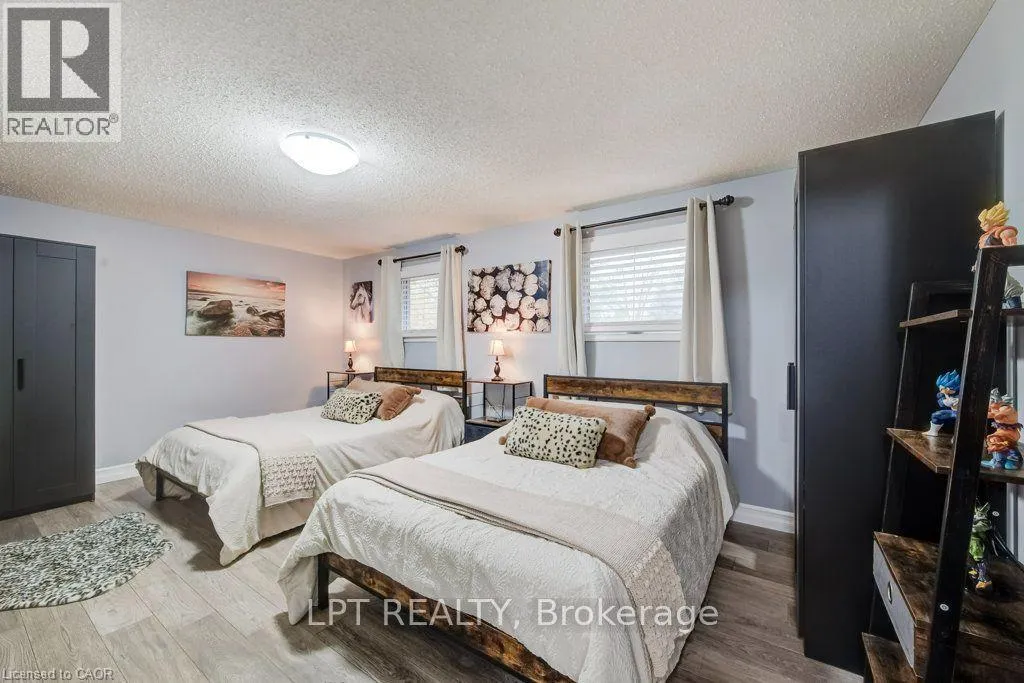 28 BRIDLEWOOD E BRIDLEWOOD Drive