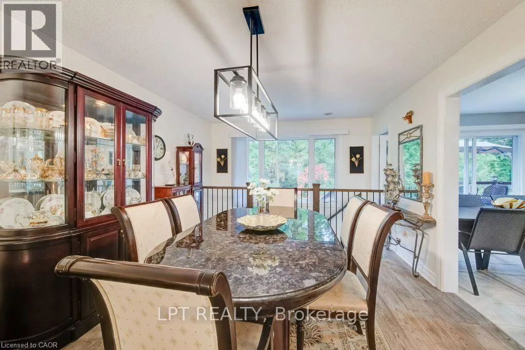 28 BRIDLEWOOD E BRIDLEWOOD Drive