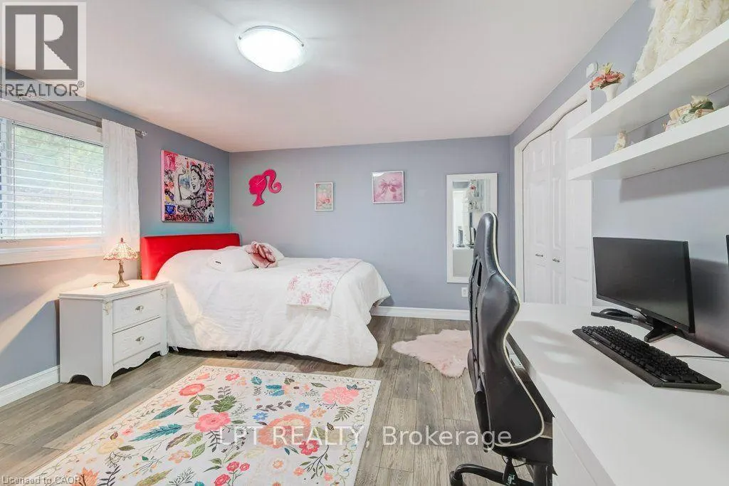 28 BRIDLEWOOD E BRIDLEWOOD Drive