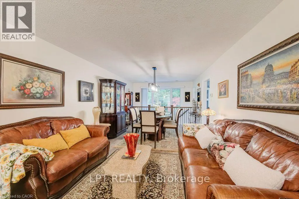 28 BRIDLEWOOD E BRIDLEWOOD Drive