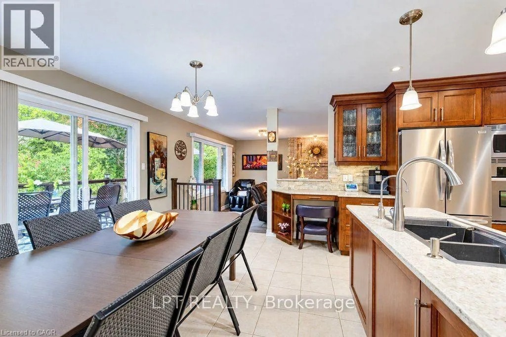 28 BRIDLEWOOD E BRIDLEWOOD Drive