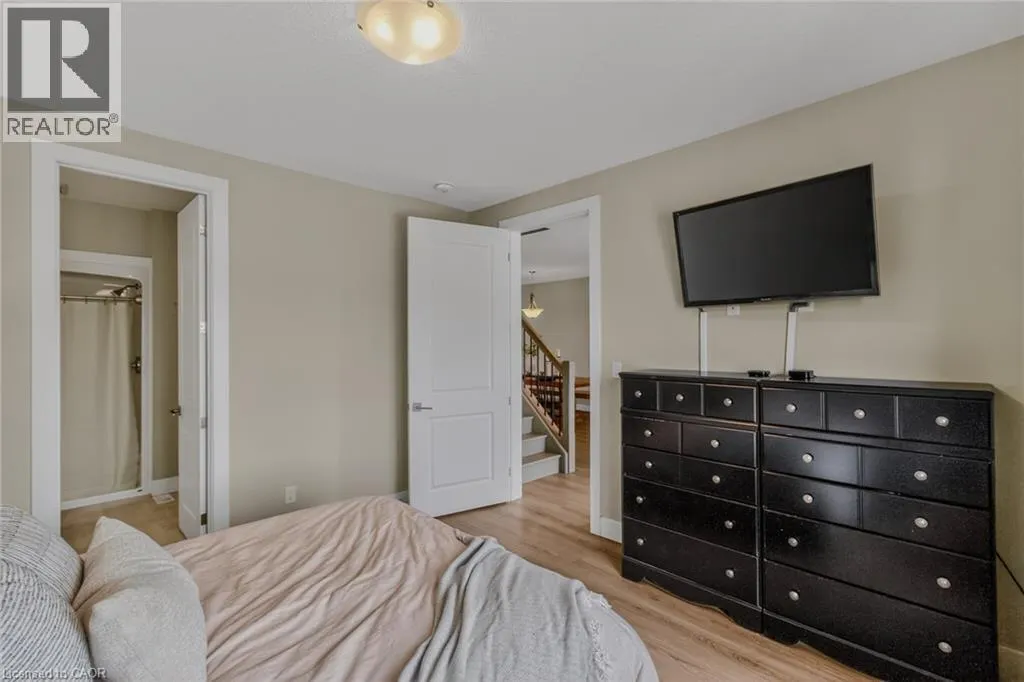 744 NELSON Street Unit# 5 #5
