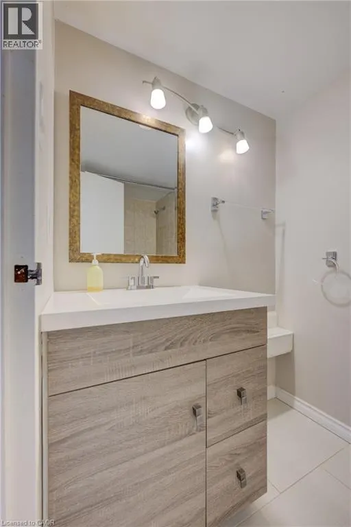 24 MOOREGATE Crescent Unit# 202 #202