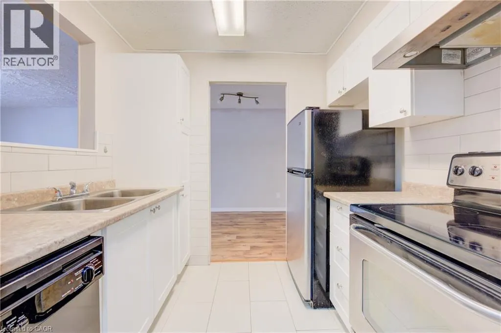 24 MOOREGATE Crescent Unit# 202 #202