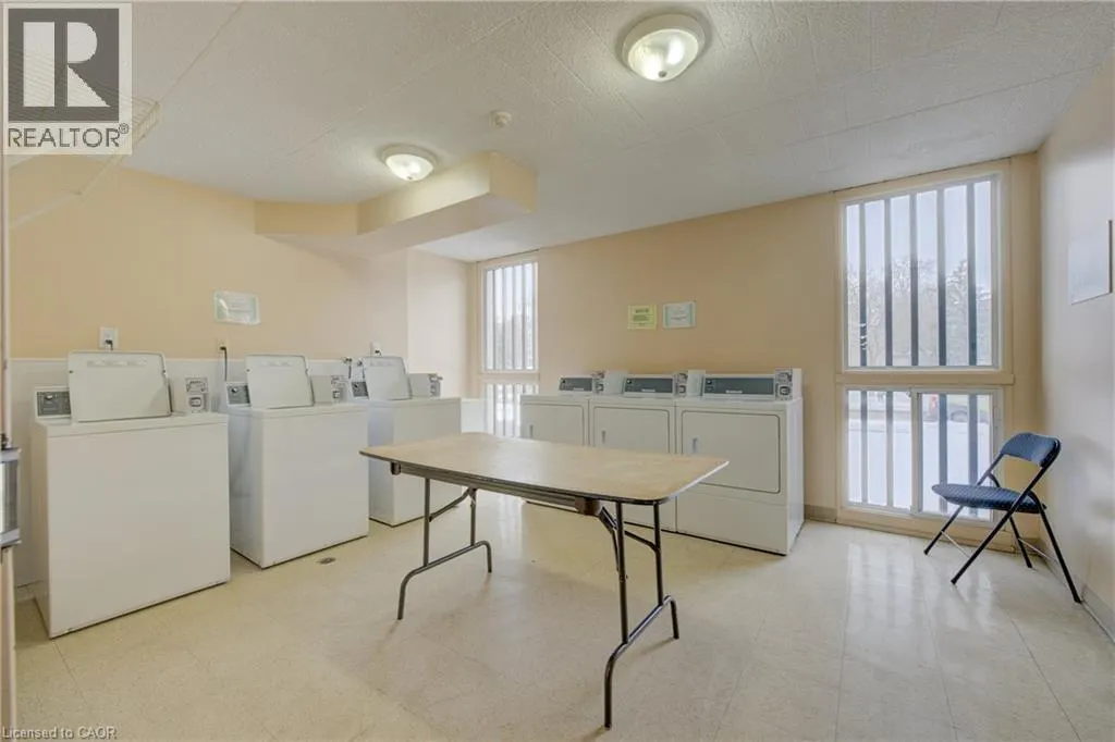 24 MOOREGATE Crescent Unit# 202 #202