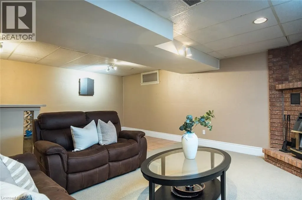 45 NISKA Drive