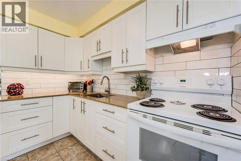 32 MOWAT Boulevard Unit# 25 #25