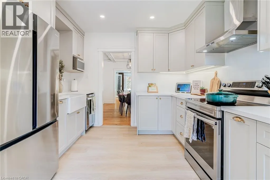 175 ROSSLYN Avenue S