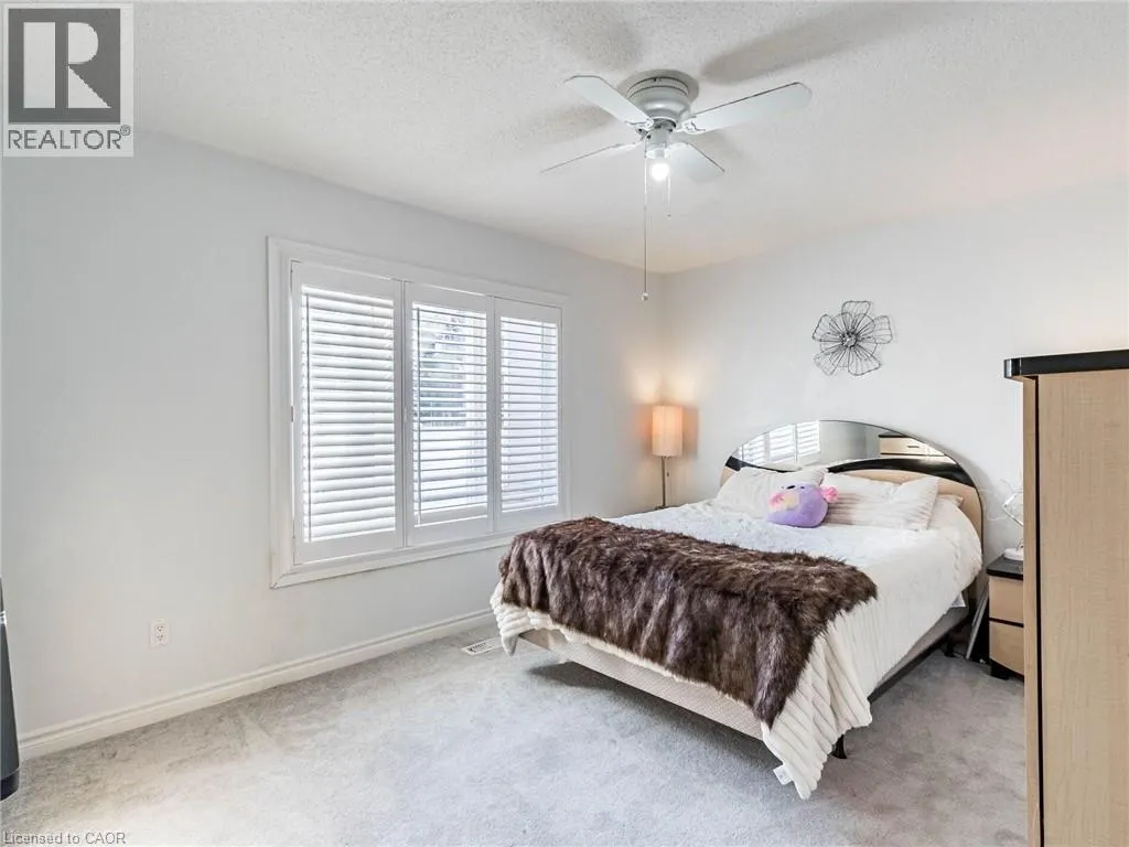 350 LAKEBREEZE Drive Unit# 8 #8